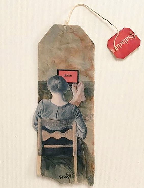 womensart1's tweet photo. Ruby Silvious, artist known for using the tea bag as a canvas for her artworks #WomensArt https://t.co/2nLjkzyyL7
