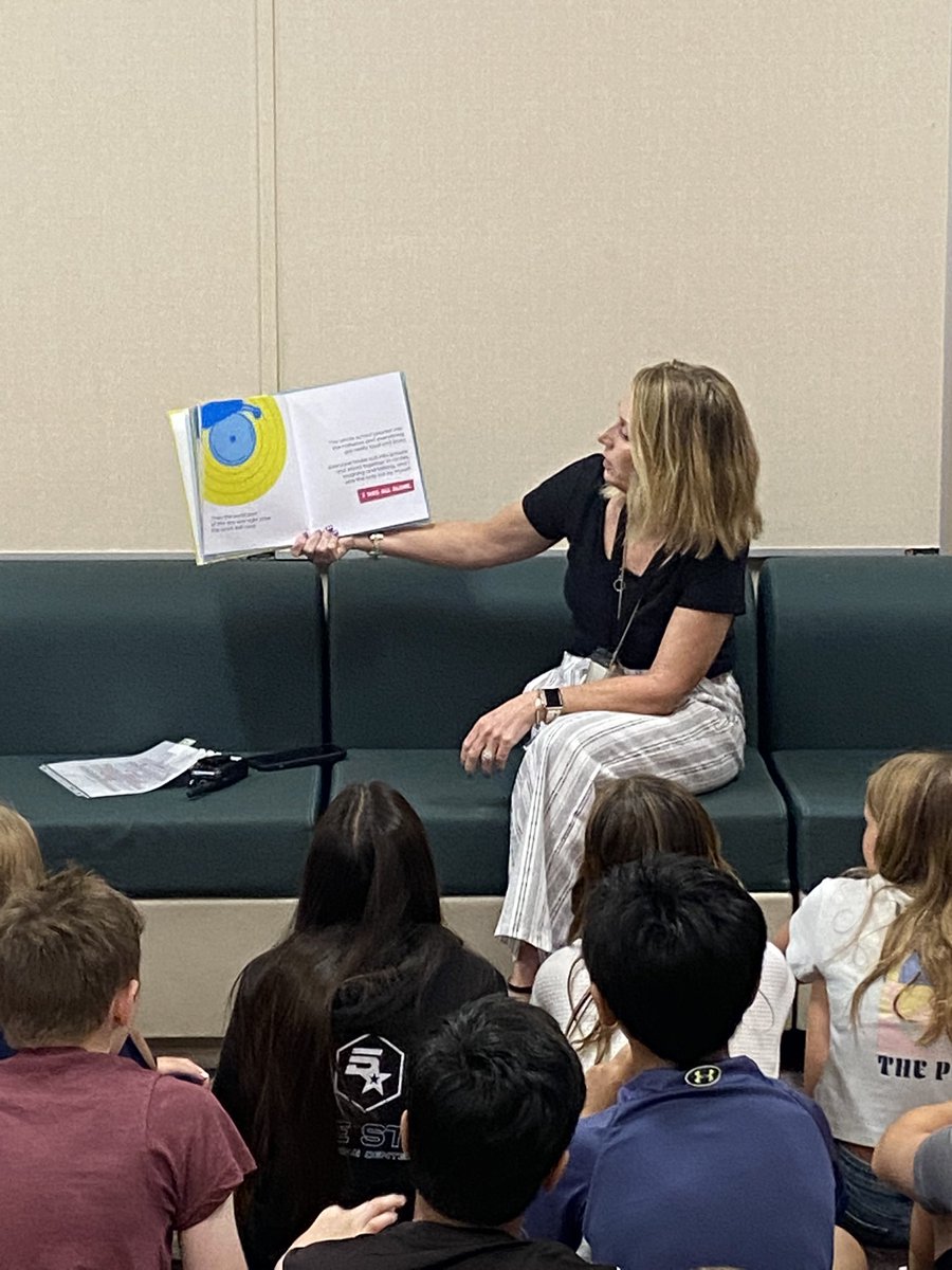 Connecting with students one Principal Read-Aloud at a time! What an amazing display of putting actions to our beliefs. #leadbyexample <a href="/SandCreekInt/">Sand Creek Intermediate</a> <a href="/HSESchools/">Hamilton Southeastern Schools</a>