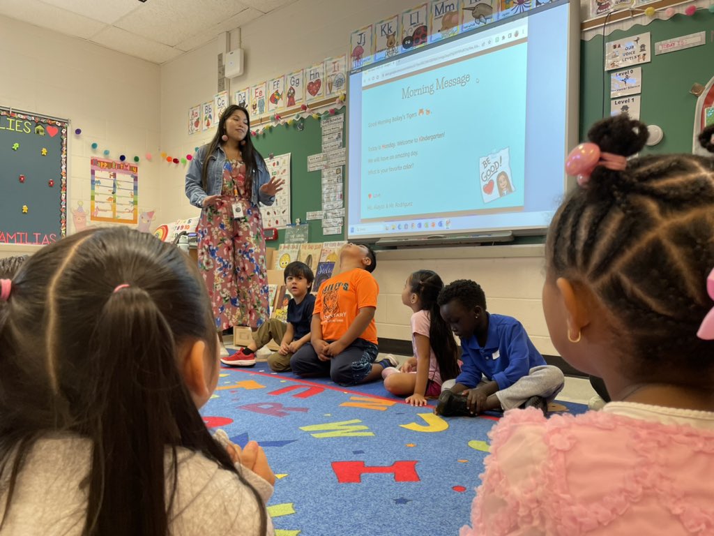 BaileysES_FCPS's tweet photo. Morning Meetings have begun on our 1st day of school! #WeAreBaileys https://t.co/XKAY0iZl1l