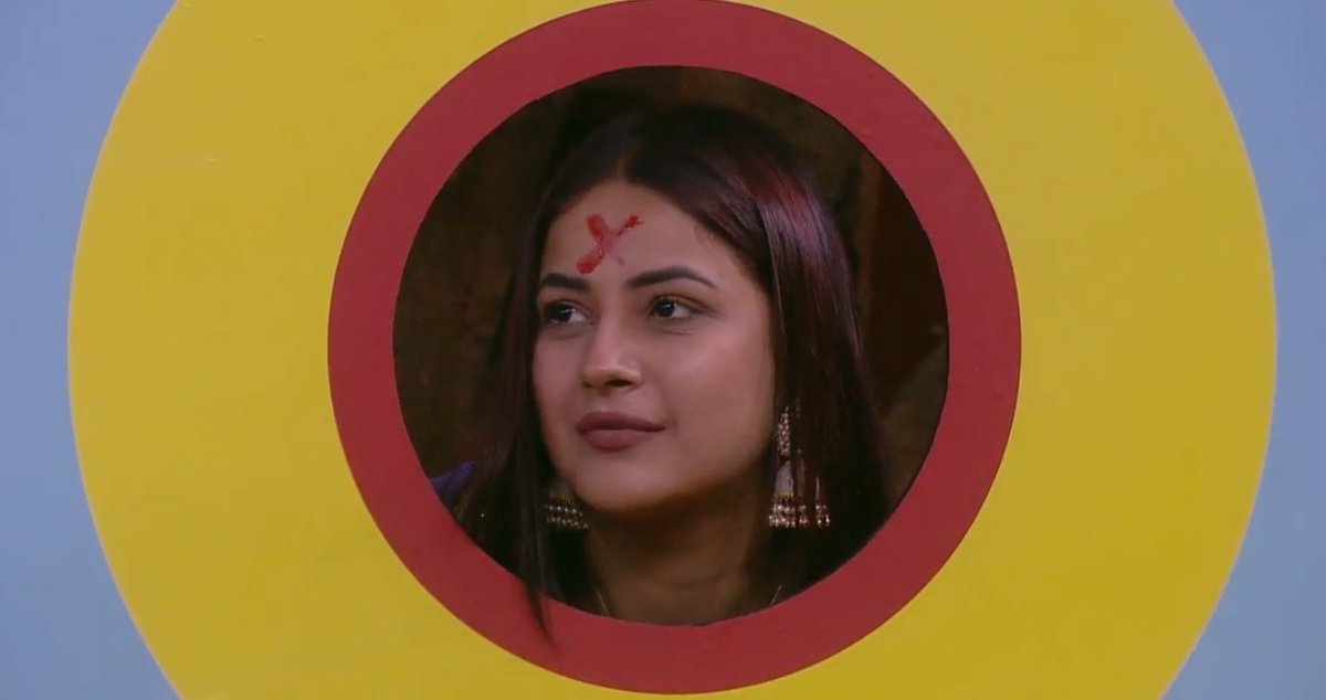 TheHottestDevil's tweet photo. Priyank wala task to me review hi ni krna chahta khali chillam chilli hai 

Will upload pictures from this episode tomorrow with some captions so no bonus pictures today ...only videos

End of EP 10.2 ❤️ 

EP 10.2  #BB13RewatchParty #SidNaaz #SidharthShukla #ShehnaazGill https://t.co/PY01LCPM94