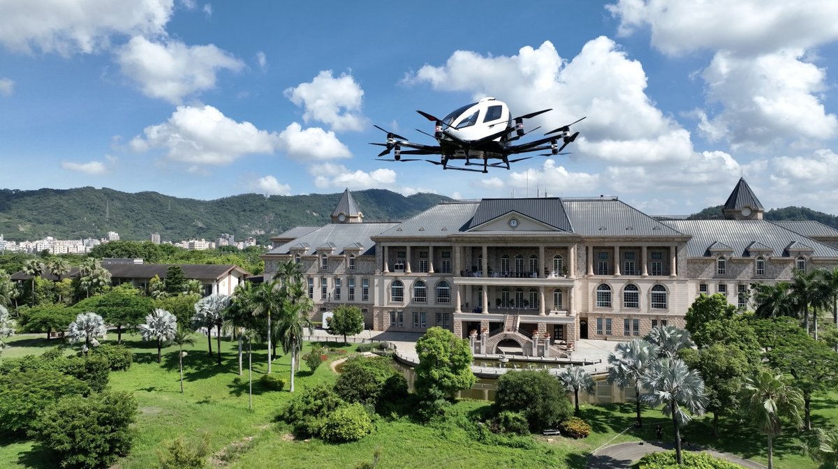 eVTOLmag's tweet photo. .@EHang unmanned aircraft cloud system approved by CAAC
The Civil Aviation Administration of China (CAAC) has approved the cloud system for trial operations.
Read more here:
https://t.co/0HdoQKEL0S
#eVTOL #eVTOLaircraft #UrbanAirMobility https://t.co/uHzRPOSNFF