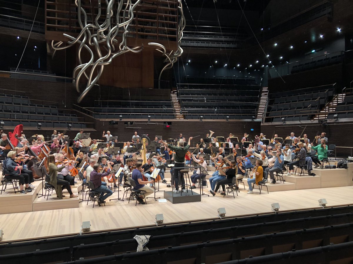 Splendid behind-the-scenes Monday with @oopperabaletti Orchestra & @hlintu et al. rehearshing their @helsinkifest programme of Boulanger ’Faust et Hélène’ & Mahler 5 ahead on Tuesday. It’ll be something quite extraordinary, so do not miss it! #AdventuresInMusic