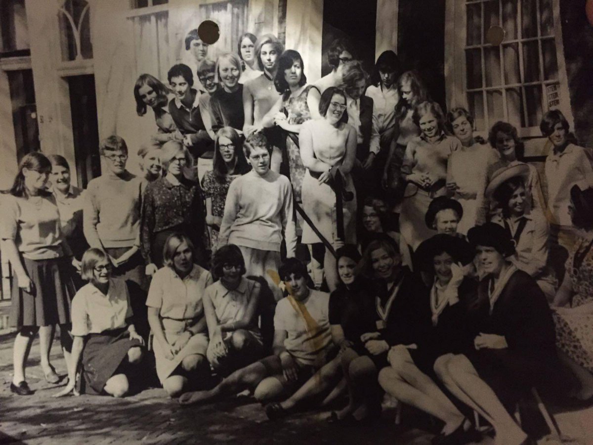 LITERAIRE AUDIOTOUR 

De 12 literaire audiotours die in 2020-2021 zijn gemaakt, zijn op onze site nog steeds gratis te beluisteren of te downloaden. Neem deze week bijvoorbeeld audiotour nr. 11: STUDENTEN IN DELFT 

delfia-batavorum.nl/audiotours/aud…