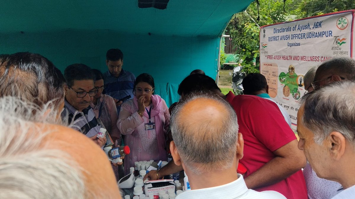 IsmAyush's tweet photo. To celebrate SENIOR CITIZEN DAY on 21 August 2023 ,In collaboration of social Welfare department Udhampur AYUSH Medical camp organised at SENIOR CITIZEN CLUB DEVIKA UDHAMPUR by AYUSH HEALTH TEAM OFFICERS https://t.co/DSivoziQEg