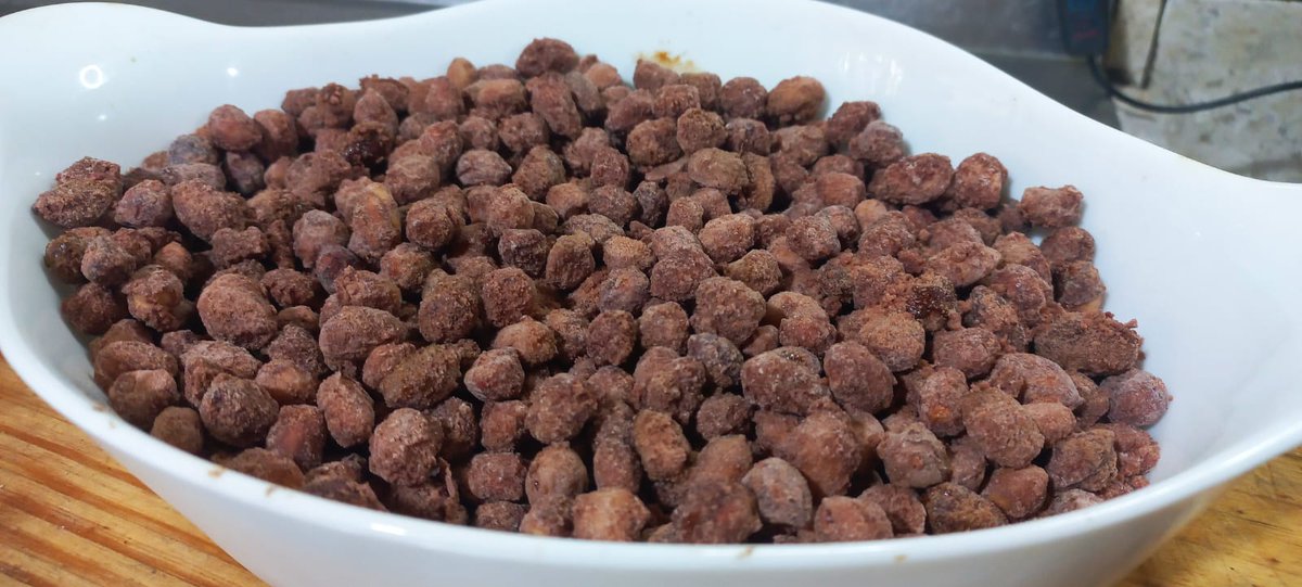 valllrodrigues's tweet photo. https://t.co/KtT5iuOiXd Amendoim doce crocante, venha conferir a receita ja esta disponivel #dicasdavall #amendoimdoce https://t.co/u6hCpj0Gfp