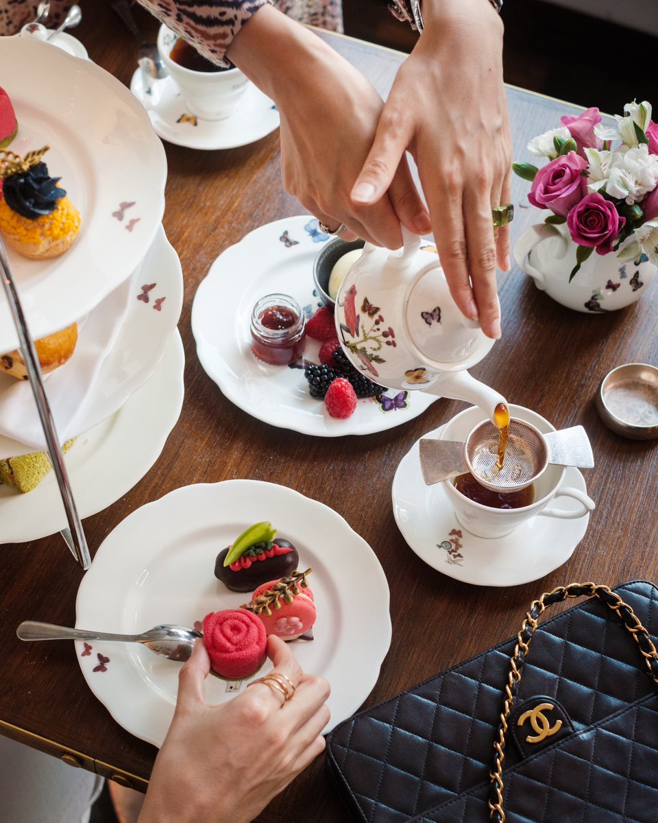 HVRISWORLD's tweet photo. Throwback to our shoot with @TheAthenaeum hotel, really enjoyed this one ☺️📸

I’ve found that working with marketing teams that have a clear vision but also allow for experimentation always yield awesome results 💪🏼

To plenty more!📸🎥

#londonphotographer https://t.co/ro2OlADJVz