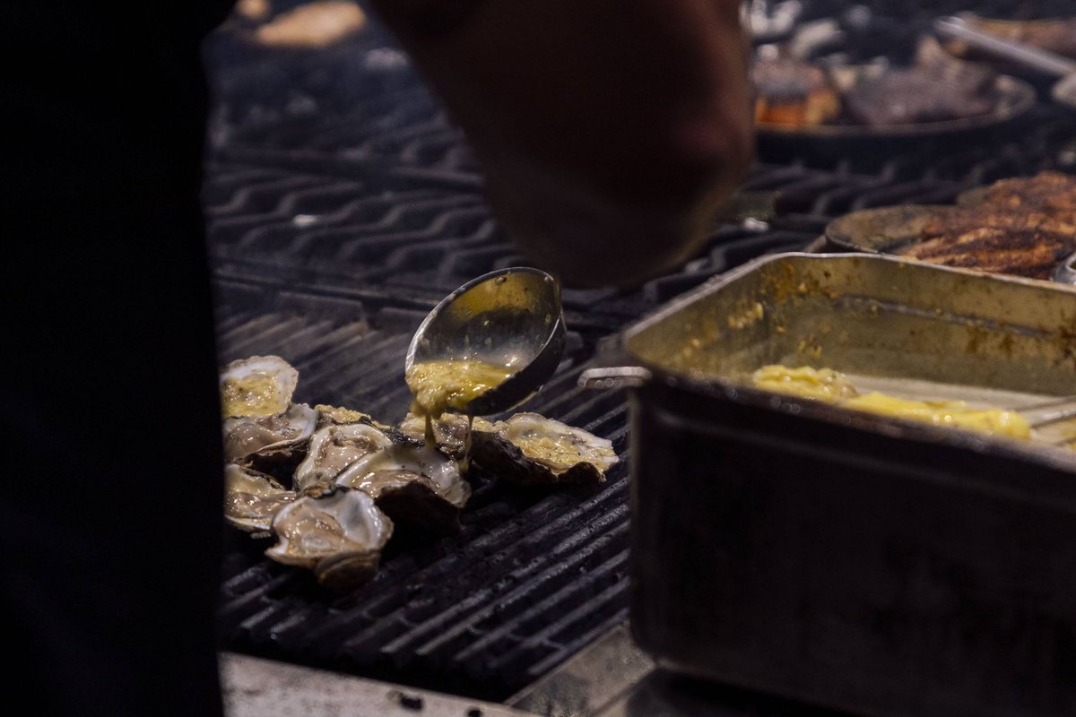 VisitTampaBay's tweet photo. @Uleletampa on the Tampa Riverwalk lives in a historic fresh water pump house!

Celebrating Native American heritage, Ulele offers native-inspired dishes. With an on-site brewery, outdoor bar, and scenic seating, Ulele blends history, taste, and community all in one place! https://t.co/vaheBst1HO