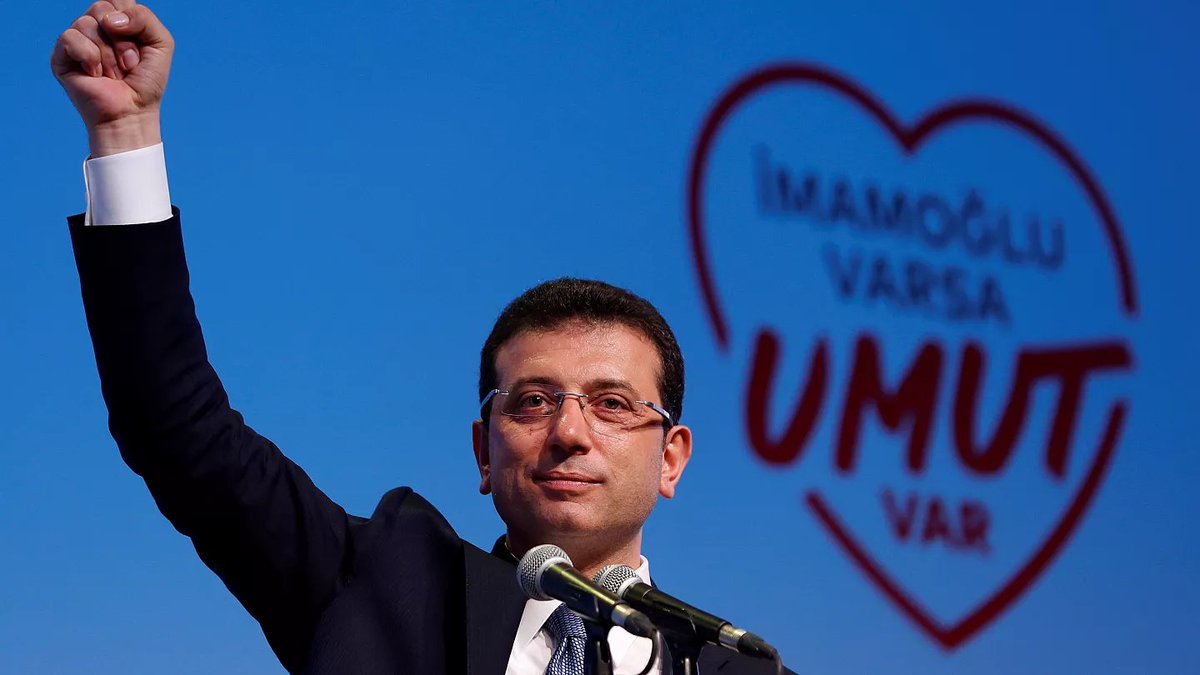 Ekrem İmamoğlu:  75 bin öğrencimize ilk kez burs veriyoruz. Daha önce yoktu. Ha vardı, özür dilerim! Mesela bir öğrenciye 200 bin Dolar verip, Amerika'ya yolladılar. Onu tespit ettik. Ama biz, 75 bin gencimize destek veriyoruz.