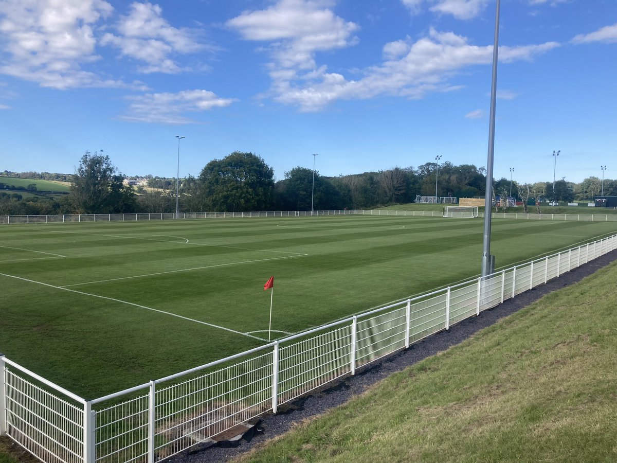 Pleasure hosting Chesterfield FC Academy last week ⚽️Great work by sports staff, grounds team, conference and catering teams at the uni. Everton U17, U18 and Chester FC visited campus as well. Big thanks to @TellusJustin and his staff for bringing such a great academy to Uni.