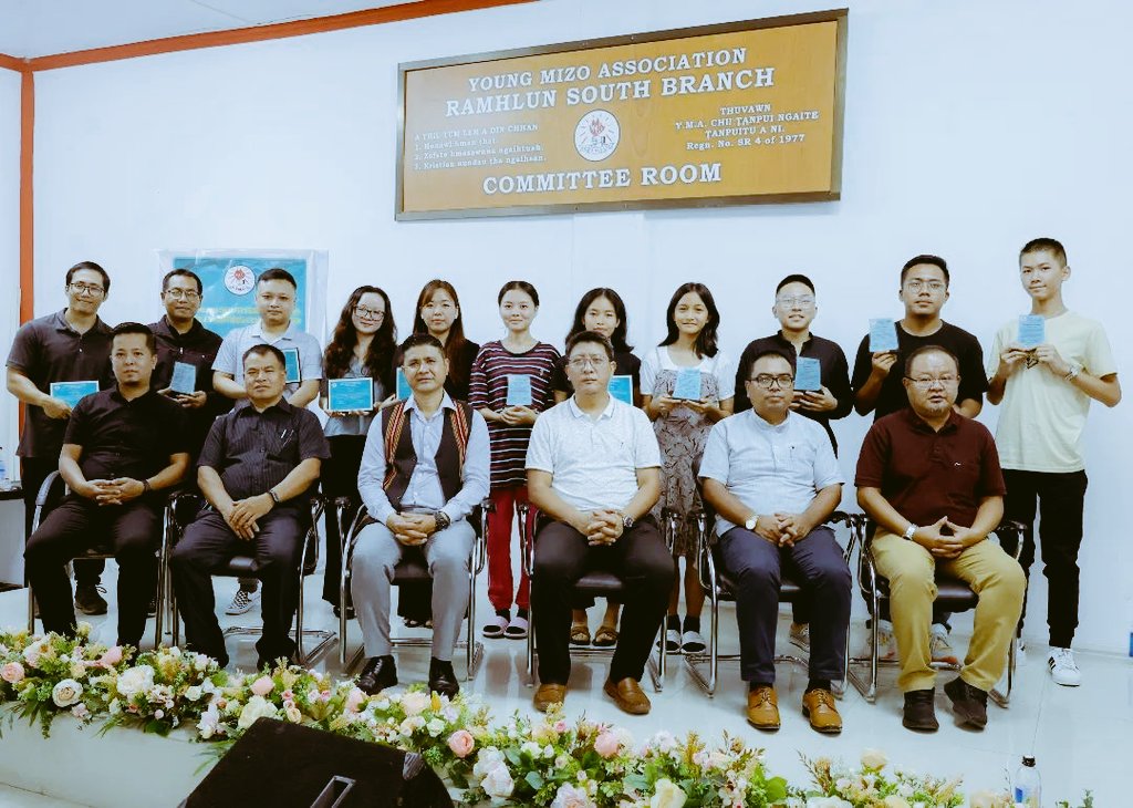 RamhlunYma's tweet photo. (1) Ramhlun South Branch YMA Library Sub-Committee leh Ramhlun Weekly tangkawp in Article in ziahsak kan buaisaih chu Ni 15.8.23 khan lawmman semna hun hman ani a.He hunah hian  Dr. Vanlalthlana, MLA leh Pu Lalhmachhuana, V. President CYMA ten hun min hmanpui bawk.
#Statelibrary https://t.co/OG1kltXZGh