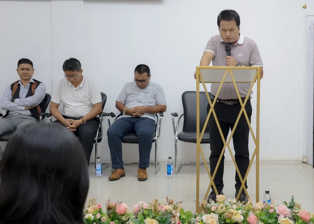 RamhlunYma's tweet photo. (1) Ramhlun South Branch YMA Library Sub-Committee leh Ramhlun Weekly tangkawp in Article in ziahsak kan buaisaih chu Ni 15.8.23 khan lawmman semna hun hman ani a.He hunah hian  Dr. Vanlalthlana, MLA leh Pu Lalhmachhuana, V. President CYMA ten hun min hmanpui bawk.
#Statelibrary https://t.co/OG1kltXZGh