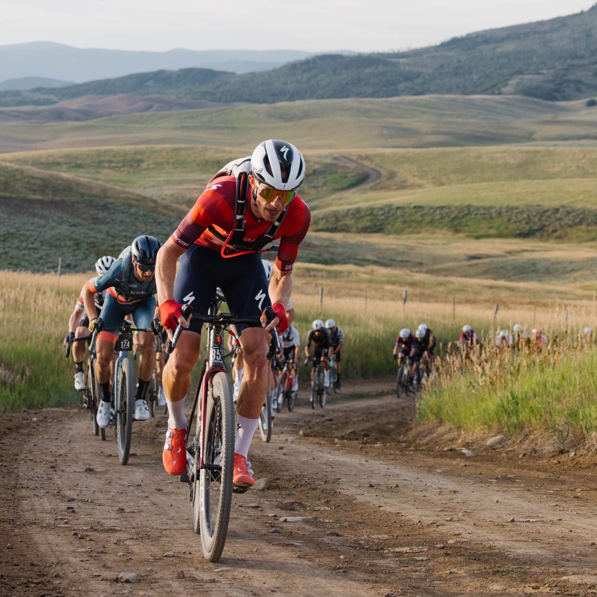 Strava's tweet image. SBT GRVL 💯

Old records fell, mountains were conquered and MAJOR kudos were dished out at @sbtgrvl 🚵

Congrats to all finishers - despite treacherous terrain, you can rest easy today knowing you gave it your all. Yes - we’re telling you to take a rest day!

📸 @roszko