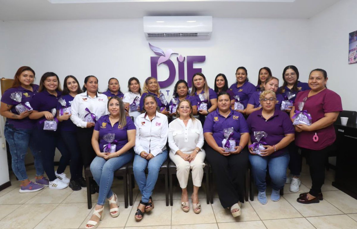 RossyLuque4T's tweet photo. Mi profundo agradecimiento a cada una de ustedes por su valiosa labor y dedicación que desarrollan en el Sistema DIF Altamira, apoyando a toda la comunidad altamirense, su compromiso con el bienestar social es admirable y esencial para seguir construyendo un mundo mejor. 🙌🏻💜✨ https://t.co/aXBZoPqAcD
