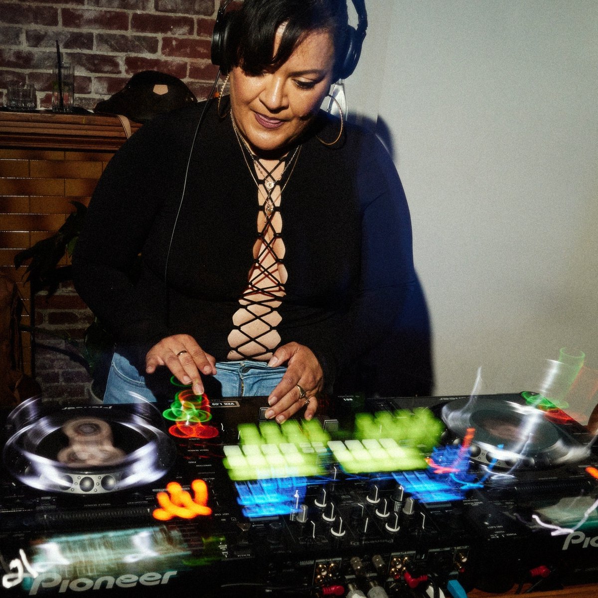 dublab's tweet photo. HOT PARTY ALERT: Take It Outside crew is bringing out @runningbackrec label head and global headliner Gerd Janson!
Plus our local LA favorites:
@djtottie
@Spinorita
+host DJs #mashamar & @DJHeidiLawden
Tickets available at @residentadvisor 🎟️ 🔗 https://t.co/2fpCwMEhGC