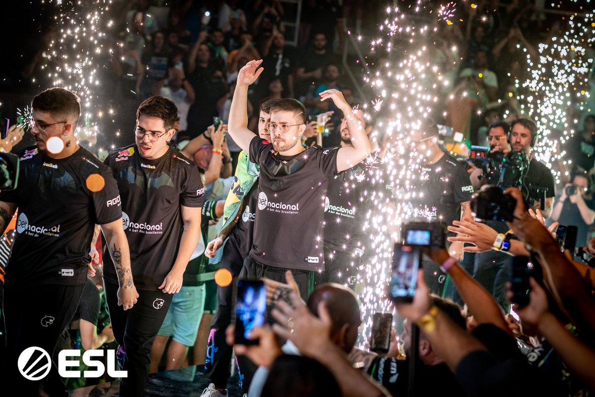 FURIA's tweet photo. Feliz aniversário, @CounterStrike! 🖤🤍
Muito obrigado pelas lembranças que ficarão para sempre. https://t.co/uVkD5ytgei