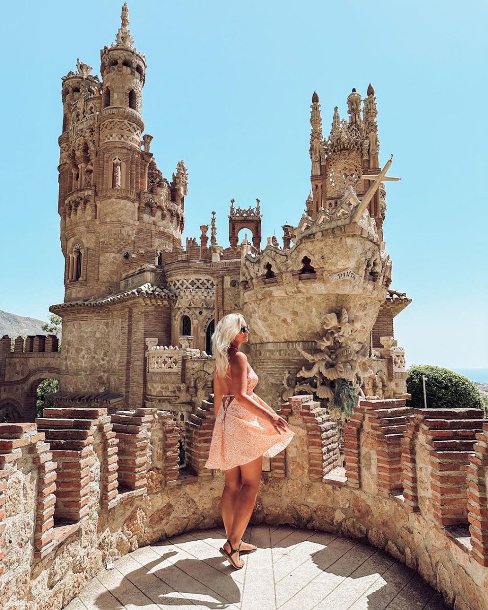 😎 Pocos sitios hay tan especiales para lucir bronceado como el #CastillodeColomares en #BenalmádenaPueblo 🏰
Saca tu cámara y presume de vacaciones 🤳
#lovingBenalmádena ❤️
📸 @matyldakonstanty
#VenABenalmádena #castillocolomares #costadelsol #benalmadena #andalucia #Benalmádena