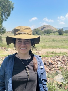 CatedraMaxAub's tweet photo. ¡Última semana para postularse al #LabPrototipos!
En la sesión sobre espejos, oráculos y cuerpos de agua participará la arquéologa Thania Ibarra, especialista en producción artesanal y tecnología de Mesoamérica.
Conozcan el programa y la convocatoria aquí: https://t.co/vHsx8fyAeu https://t.co/SZhzfKX89T