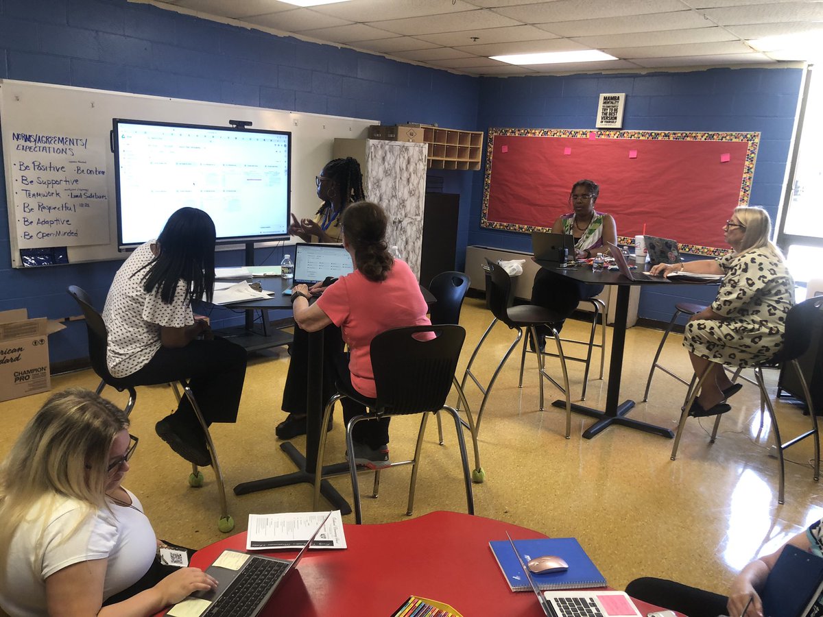 AcademicsFCPS's tweet photo. Happy to support PLC kickoff at OES today! Welcome IC Braden 😊@FCPSchoolsTN  @OESrockSTARS https://t.co/PYkMTrBO7g
