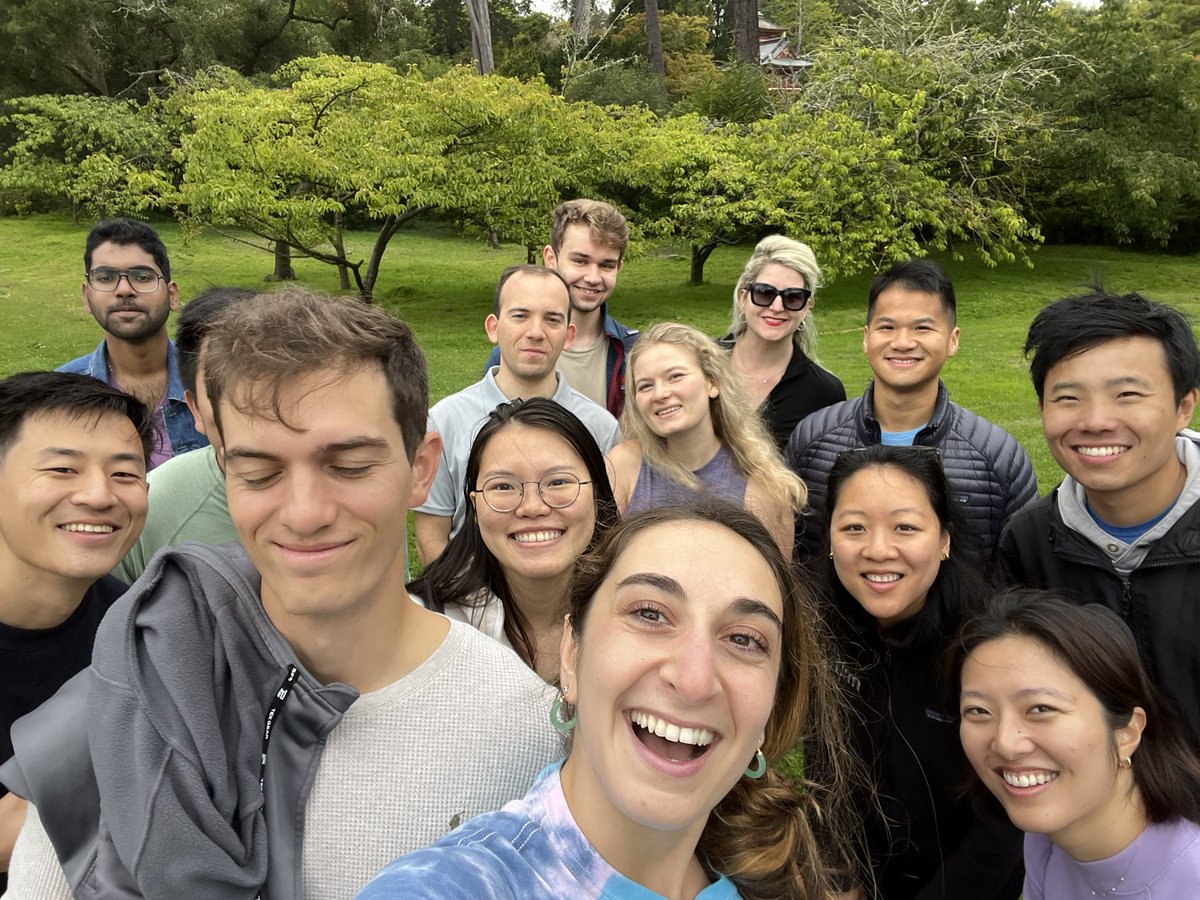 adele_bloch's tweet photo. Successful Walk #2 of Board Walk SF! We’re just getting started 🙌🏼

Join us: every Saturday, 8 AM, in SF for your 10K steps🤩

This weeks topics: the mind/body connection, how to be less type A in a type B world, the difference between school vs education, how to make a fusion cuisine between two cultures, is ghosting someone ok, what makes a healthy relationship, intuition in decision making, hormonal health, difference between American and British culture, values we hold in decision making, how to disregard social norms, listening to music vs podcasts while running, the semantics of colors, taking time off between school, favorite comfort foods, and MORE