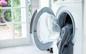 conurbeib's tweet photo. 🚫 Evitá el lavado excesivo. No todas las prendas necesitan ser lavadas
después de un solo uso. A veces, simplemente ventilarlas es suficiente para eliminar
olores. Esto alargará la vida útil de tu ropa. #LavadoResponsable #CuidaTuRopa https://t.co/wW2UbGI4dF