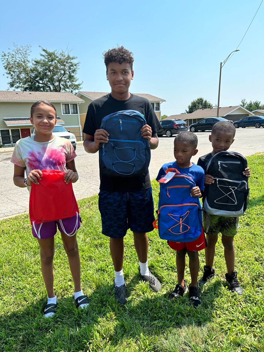 Custom Engineering (@customengr) on Twitter photo Friday, Aug. 18, Tamara Parker helped pass out backpacks with <a href="/BrainsLeft/">Left Brains</a> Back2School Backpack Distribution. 200 packs with school supplies were given out to students. Recipients of all ages also took a moment to write thank you notes to sponsors. Friday, Aug. 18, Tamara Parker helped pass out backpacks with <a href="/BrainsLeft/">Left Brains</a> Back2School Backpack Distribution. 200 packs with school supplies were given out to students. Recipients of all ages also took a moment to write thank you notes to sponsors.