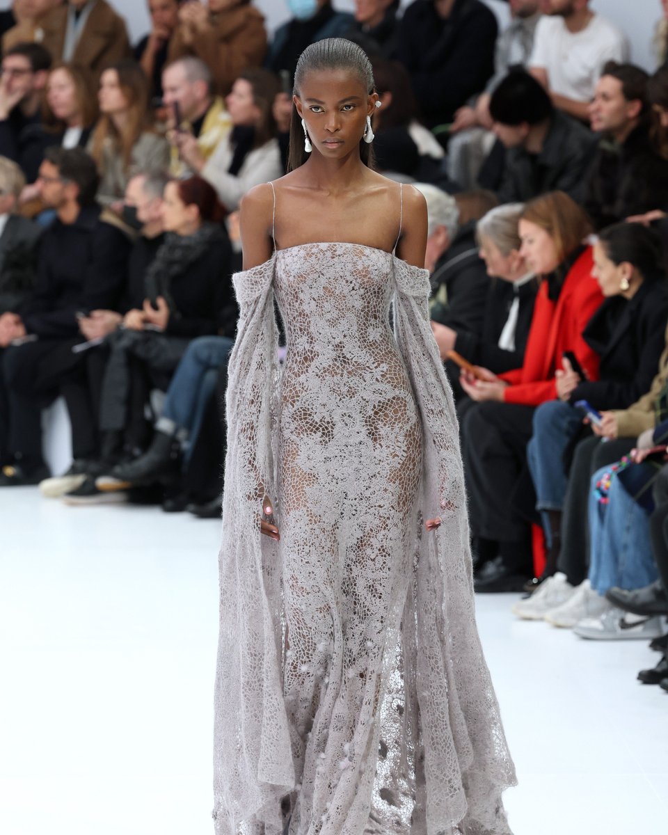 Fashion Week tweet media