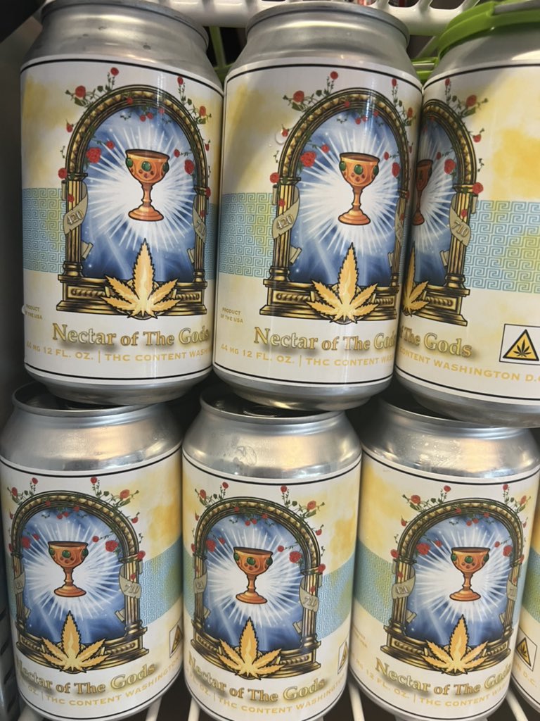 gilbert787's tweet photo. Just tried @MISS_Q_TBKSSโs THC water, the โnectar of the godsโ ๐ฟ๐๐ฅญ! The Gelato blend with tangerine and mango is a true flavor explosion. A refreshing and euphoric experience like no other. Cheers to innovative cannabis-infused treats! ๐ฟ๐น๐ #THCWater #NectarOfTheGods https://t.co/cyJWje26yI