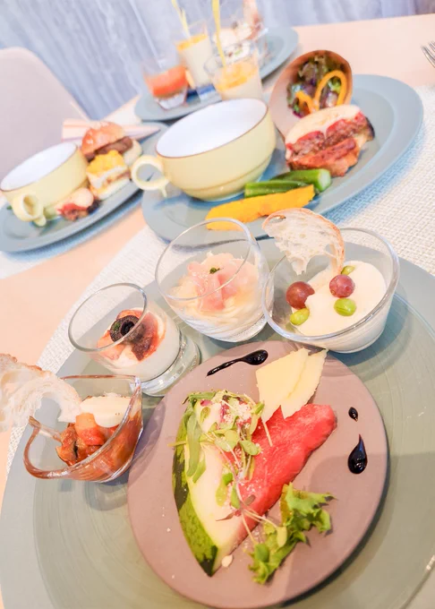 友達とトロピカル～なヌン茶行ってきたけどあまりにも美味しくて気付いたら2時間食べ続けてたわ利用目的《記念日》にしたら特別プレート頂いたよスイスイ記念日だね 