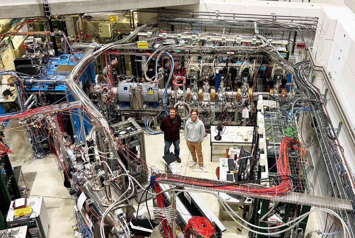 Antihydrogen: check! GBAR completes key step in antimatter research
chipp.ch/en/uuid/i/9284…
<a href="/CERN/">CERN</a> <a href="/DPNC_Unige/">Particle Physics UniGe</a> <a href="/unibern/">Universität Bern</a> <a href="/UZH_ch/">Universität Zürich</a> <a href="/psich_de/">PSI Paul Scherrer Institut</a> <a href="/scnatCH/">SCNAT</a> <a href="/SBFI_CH/">SBFI SEFRI SERI</a> <a href="/ETH_en/">ETH Zurich</a> <a href="/EPFL_en/">EPFL</a> <a href="/BernLhep/">Universität Bern LHEP</a>
<a href="/katharinamuell7/">katharina mueller</a> <a href="/hp_beck/">Hans Peter Beck</a> @bawHH <a href="/UniBasel/">Universität Basel</a> <a href="/IvoSchulthess/">Ivo Schulthess</a> <a href="/GBAR_Experiment/">GBAR Experiment</a>