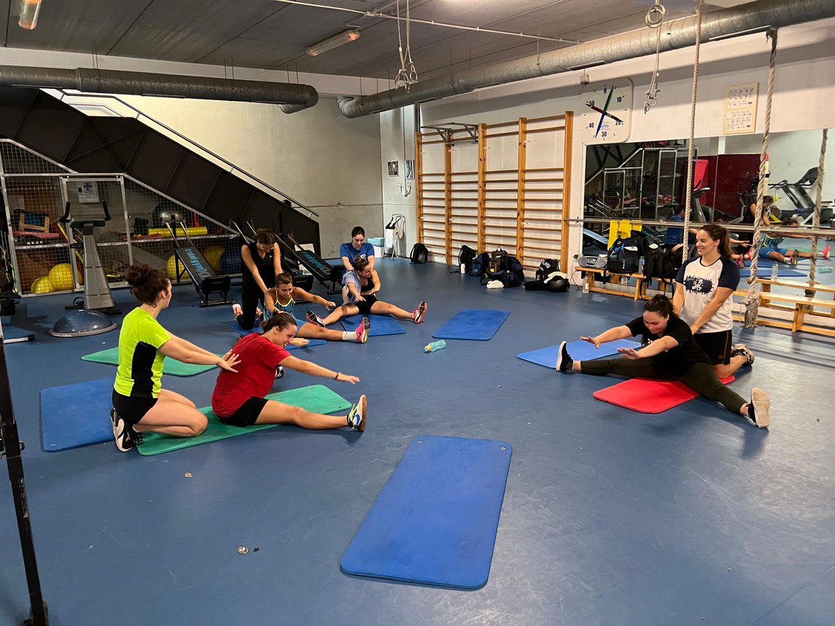 WP_Pontevedra's tweet photo. El equipo femenino de 1ª D Nacional del CW Pontevedra ha vuelto al trabajo tras las vacaciones. Este lunes ha comenzado la pretemporada con el objetivo puesto en la permanencia en la 2ª temporada en que un equipo gallego y militará en categoría nacional.
https://t.co/VlE1JQO8BL https://t.co/CFQIrJH663