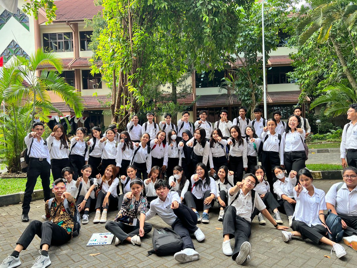 Sweetr3st's tweet photo. Day 1 done
Yeyeye ihhh lucunyaa💗
#day1pekafe https://t.co/TcNfFV0kOQ