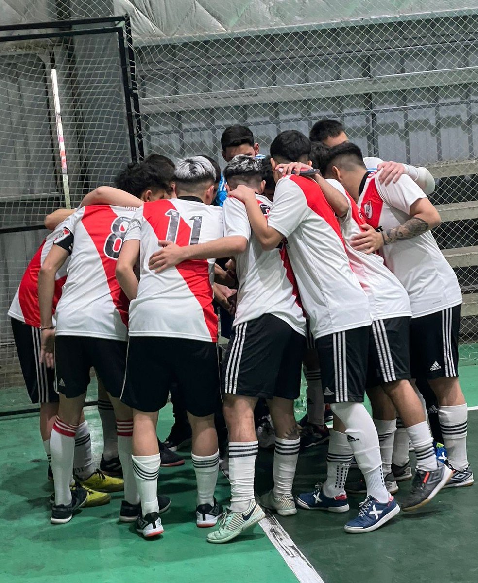 #Masculino #Inferiores

4ta División

River Plate 13 - E. de Maldonado 0

⚽: Máximo Sosa Mancini, Leonel Duarte, Juan Sánchez, Federico Delgado, Bautista Palotti x2, Elías Meza x2, Nazareno Ruiz Díaz x2 e Iván Oviedo x3.

#VamosRiver⚪🔴⚪