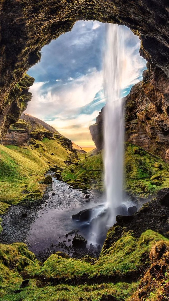dialtaoce's tweet photo. Mon rêve ultime d’aller en Islande je vous jure 🥲 https://t.co/RFh4vxzEFG