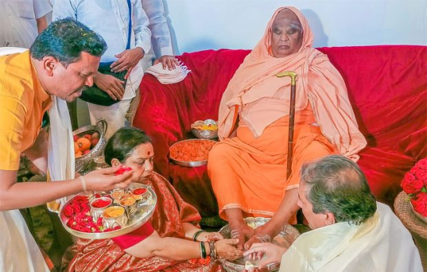 JUST IN!!!

"India's dream #Chandrayaan3 mission will be a reality - a mega success!"

Famous seer from Kodi Math, Karnataka - Sri Shivanand Shivyogi Rajendra Swamiji's prediction!

<a href="/isro/">ISRO</a> 
<a href="/NileshOak/">Nilesh Nilkanth Oak निलेश ओक</a> 
<a href="/AskAnshul/">Anshul Saxena</a>  
<a href="/ShivAroor/">Shiv Aroor</a> 
<a href="/ANI/">ANI</a> 
<a href="/MeghUpdates/">Megh Updates 🚨™</a>

🤞😇
#Chandrayaan3Mission #ISRO