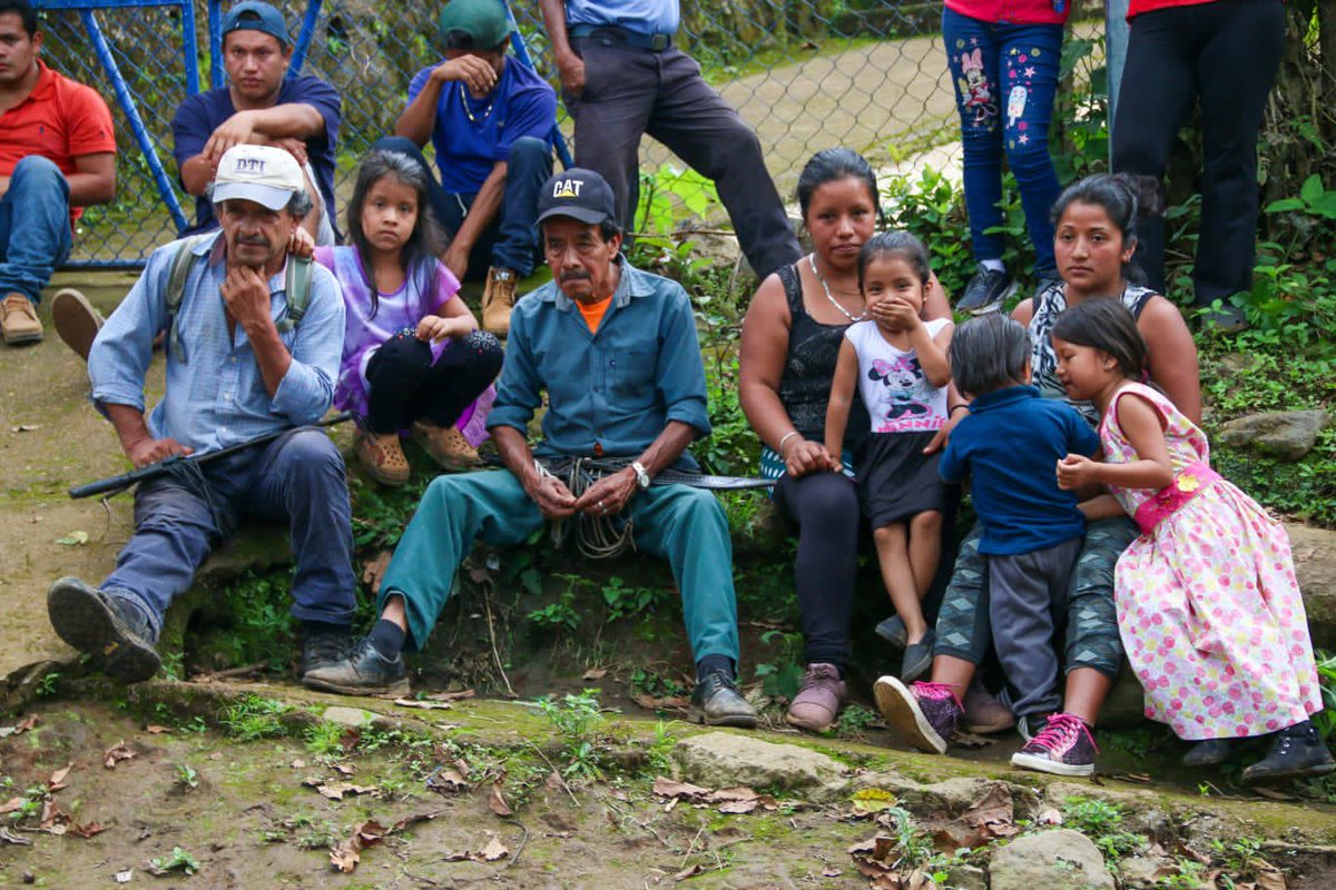 misol140's tweet photo. El sueño de contar con sus escrituras de propiedad, pronto será una realidad para las 38 familias de la comunidad Monte Sagrado, del municipio de Apaneca, técnicos del Sistema de @ViviendaSV informaron sobre el inicio del proceso de legalización. https://t.co/02O5OlHjm2