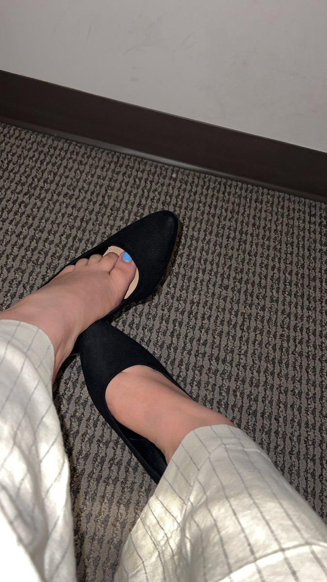 CollegeGirlie's tweet photo. Heels Monday 💋💋😜

#feet #feetcontent #feetworshi̇p #fendom #feetcontent #sellingcontent #cashapp #feet_lover #feet_pic #feetfethish #cashcow #buymycontent #feetfinder #feetpicsforsales https://t.co/weZPldINhQ