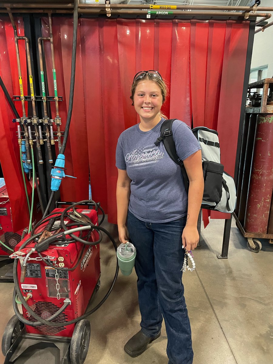 CEC_KY's tweet photo. At @OCTC_KCTCS TECH-X #KYSummerBridge, incoming students engaged in accelerated, flexible training programs focused on hands-on, project-based learning that leads to up to four multi-craft industry certifications #welding #machining #forklifts @cpepres @CPENews https://t.co/oZXjyHZgWg