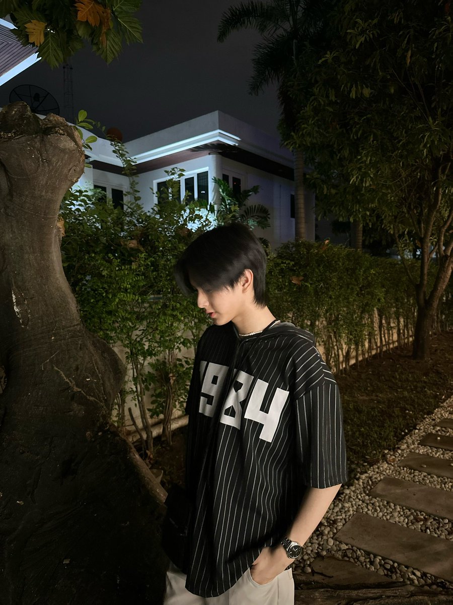 cucopper11's tweet photo. วันจันทร์ห้ามใส่สีแดงนะคะ #COPPERdechawat https://t.co/5QP5AvbKNj