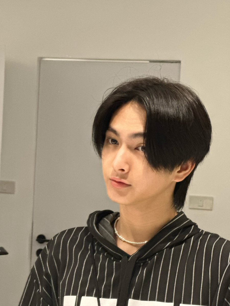cucopper11's tweet photo. วันจันทร์ห้ามใส่สีแดงนะคะ #COPPERdechawat https://t.co/5QP5AvbKNj