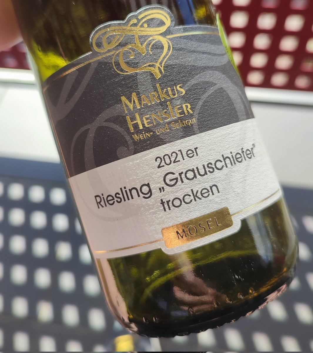 @dccrossley @AlexTheBike @GilesMacDonogh @heikelarsson @frankstero @TheKirstenMac @AntonioDeVecchi @TheWatchfulCook @AlgosJoni @VinousReverie Me too and only found them in a huge supermarket at Zell. We picked up a local Riesling that just tickled our palate and soothed our minds. Now in our home from home at Bullay on the Mosel