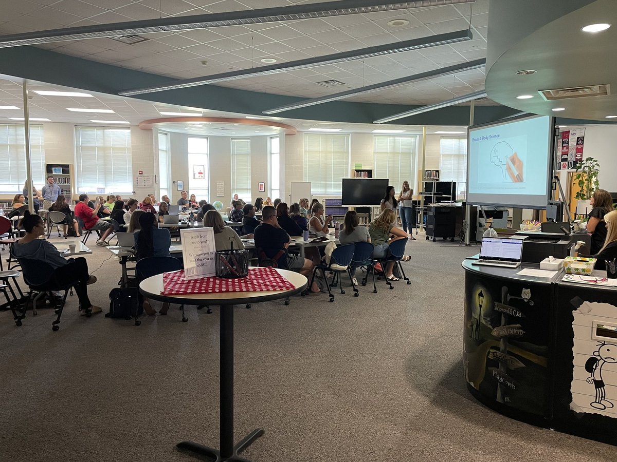 Still staff are back in the building and it is great! <a href="/ipsd204/">Indian Prairie 204</a> #BulldogPride787