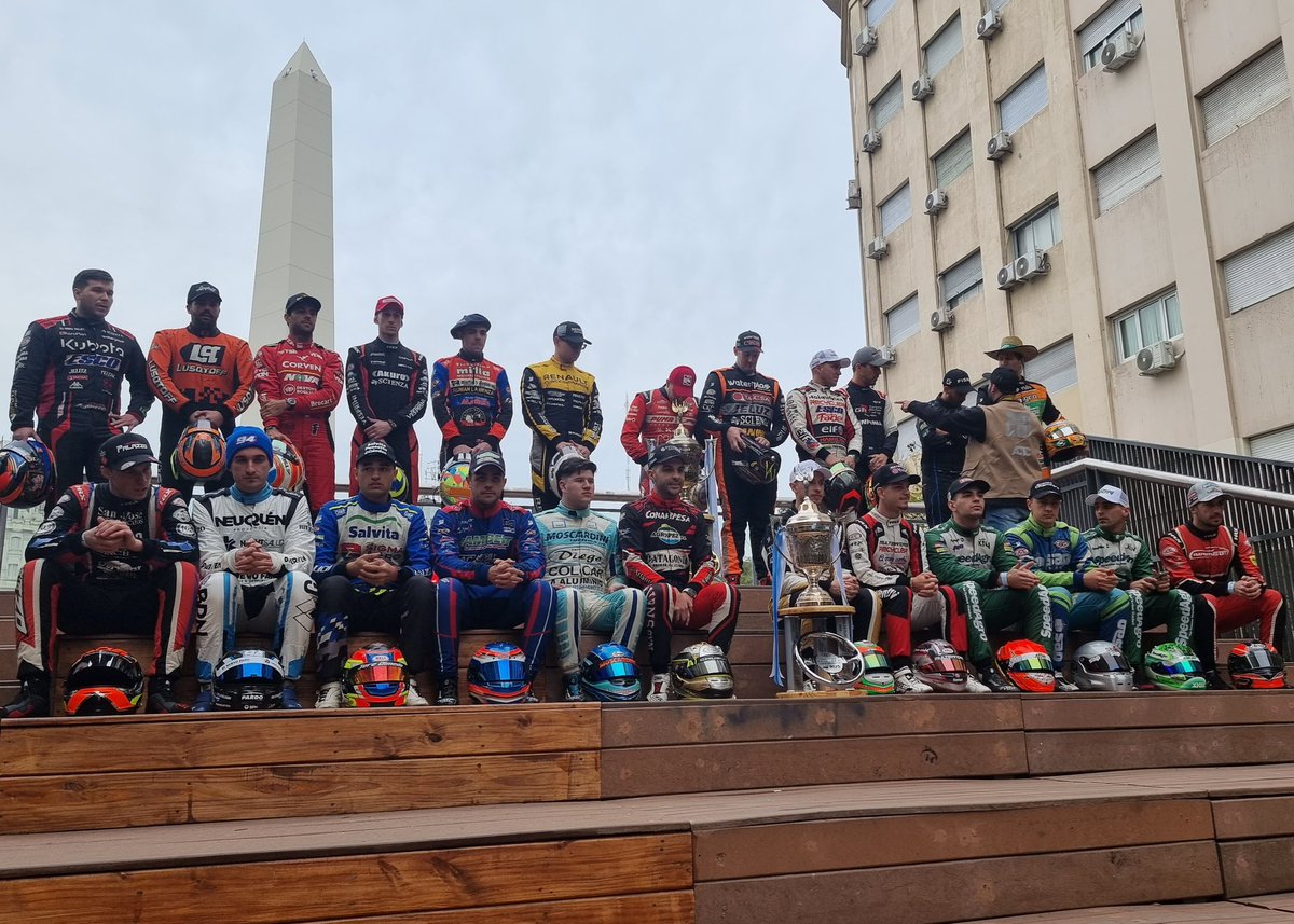 cesarsantomauro's tweet photo. Todo lo que pasó en Buenos Aires con el TC y TCP, las grandes finales del @TurismoPista  en #RioIV el @tcrsouthamerica #Uruguay. lo vivís hoy 18:00 hs. #AM570RadioArgentina https://t.co/Uk6sUoO6h6