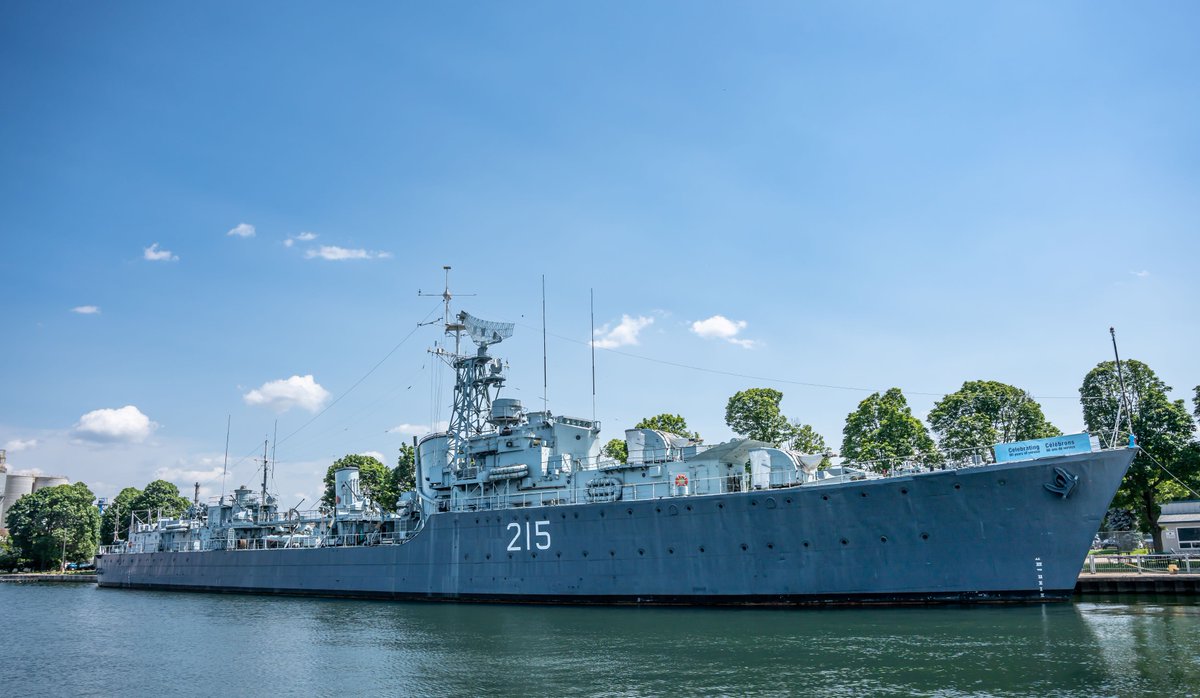 HOPAports's tweet photo. Hello from Pier 8, Hamilton...
The HMCS Haida is a Tribal-class destroyer that served in the Royal Canadian Navy from 1943 to 1963. The vessel is now moored at Pier 8 as a museum ship.
#HOPAPorts #HMCSHaida #HamOnt
@ParksCanada
@TourismHamilton https://t.co/fvmMyKVofu