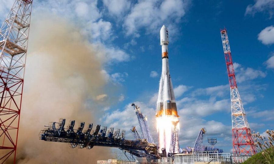 Moon Mission Failed 🚀

Russia's Luna-25 moon mission, its first in 47 years, has ended in disaster as the spacecraft lost control and crashed into the lunar surface. The mission aimed for a soft landing but failed due to unspecified issues.

The incident highlights the