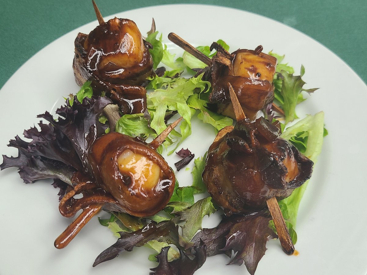 mainstreettower's tweet photo. Tender Scallops wrapped in bacon and tossed in a delicious BBQ Sauce.
Sounds like a great way to start any meal! Come in and treat yourself today! https://t.co/KjasmFCNTx