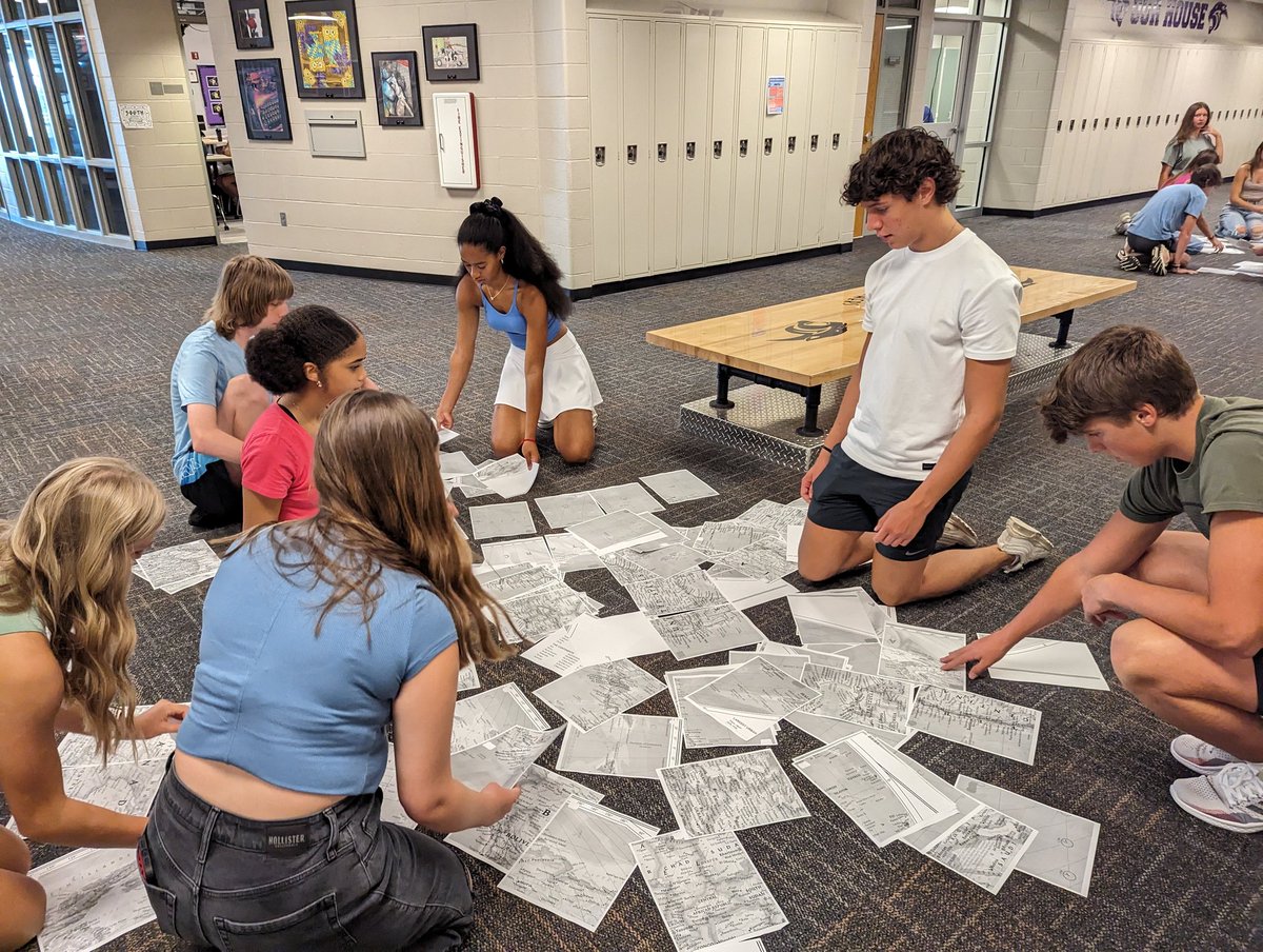 thisMrJanes's tweet photo. Day 1 of #APhumanGeo always starts with @NatGeo massive world map assembly competition. These two teams are working hard together on the first day @ParkHillSouthHS https://t.co/cmrmXcxfCN