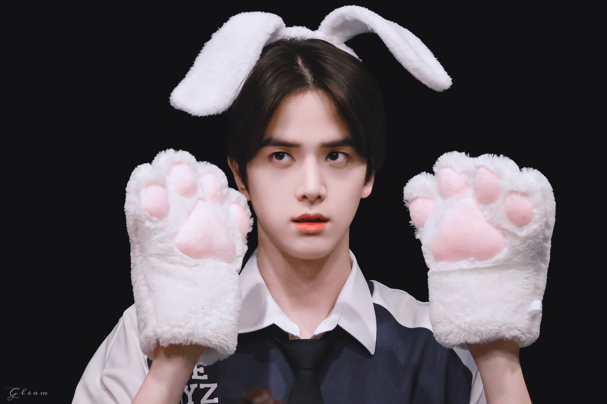 08GLEAM08's tweet photo. 230819 애플뮤직

#더보이즈 #영훈 
#THEBOYZ #YOUNGHOON https://t.co/SEpY7y1Ieq