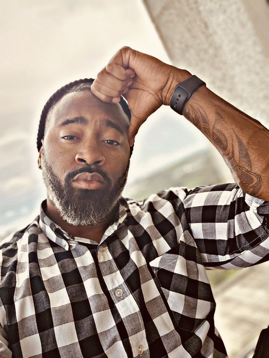 ShadMill's tweet image. Peace and Light Kings and Queens!! Y’all be #dope on purpose this morning and if you happen to come across a hater today, tell’em🖕🏾you should it be deemed necessary!! Bless!! #blackman #grownman #bigvirgo #virgoseasoncoming #bdayweekend #almostthattime ✊🏾💯😤