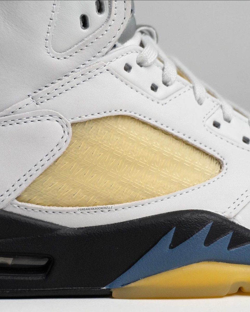 SneakerVisionz tweet picture