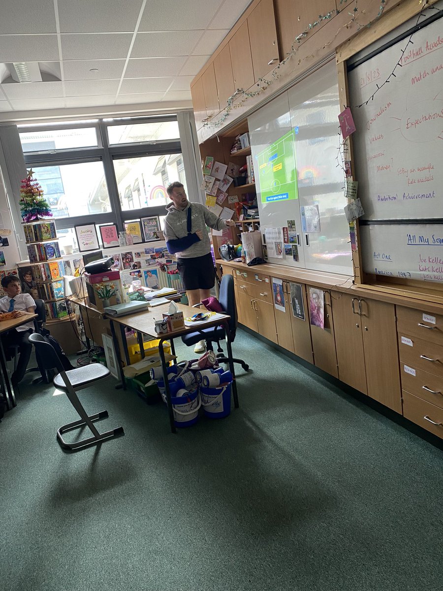 Calderglen High 🏳️‍🌈 tweet media